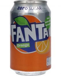 Fanta Zero be cukraus, be kalorijų . Bekalorės, becukrės ir be angliavandenių versijos skonis. Skirtingai nuo daugelio gėrimų, nulio kalorijų Fanta Zero Sugar turi tik natūralių skonių. Fanta Zero Sugar yra gaivus, stimuliuojantis apelsinų skonis, gaivumas be nereikalingų kalorijų – visa Fanty Zero skardinė yra tik 8kcal. Fanta yra prekės ženklas, kuris buvo kuriamas per Antrojo pasaulinio karo metus – 1940 metais Maxas Keithas, atsakingas už Coca Cola vystymą Vokietijoje, nesugebėjo organizuoti Coca Cola ingredientų importo iš JAV. Jis norėjo, kad pavadinimas būtų įmantrus – taigi tik žingsnis iki pavadinimo „Fanta“. Paaiškėjo, kad „Fanta“ yra „bulos akis“ ir amerikiečių kompanija nusprendė ją perkelti į JAV rinką.Šiandien „Fanta“ artėja prie aštuntojo dešimtmečio, o visame pasaulyje buvo pagaminta daugiau nei 100 skonių – įskaitant gaivinančius „Fanta“ vaisius itin citrininėje versijoje be kalorijų.